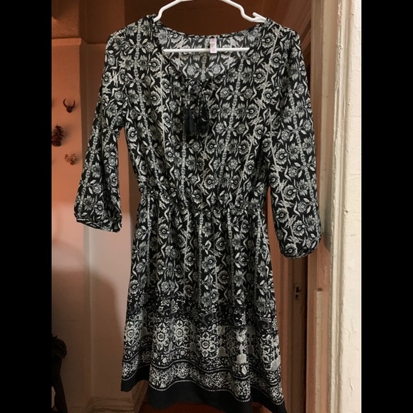 Black and White Floral Dress - Picture 1 of 4